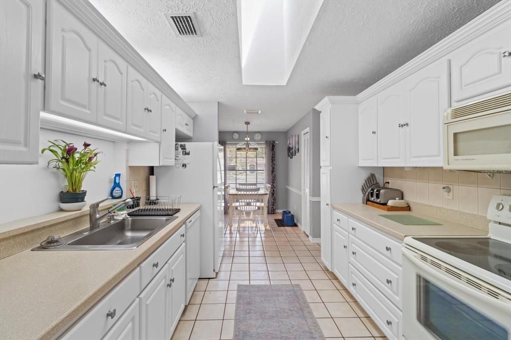 For Sale: $430,000 (3 beds, 2 baths, 1898 Square Feet)