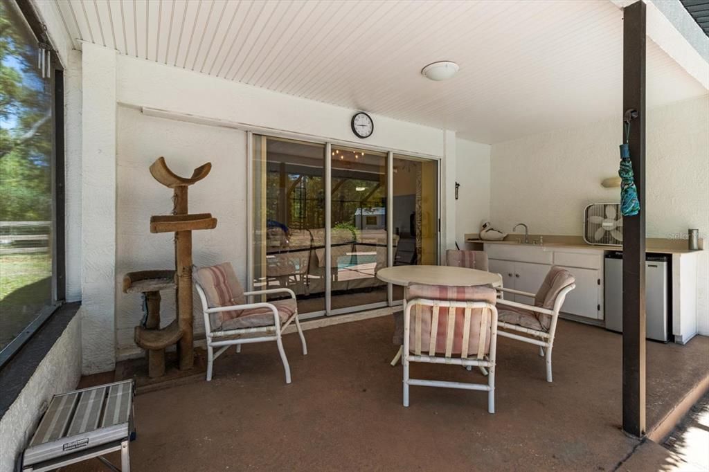 For Sale: $430,000 (3 beds, 2 baths, 1898 Square Feet)