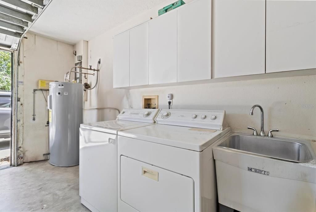 For Sale: $430,000 (3 beds, 2 baths, 1898 Square Feet)