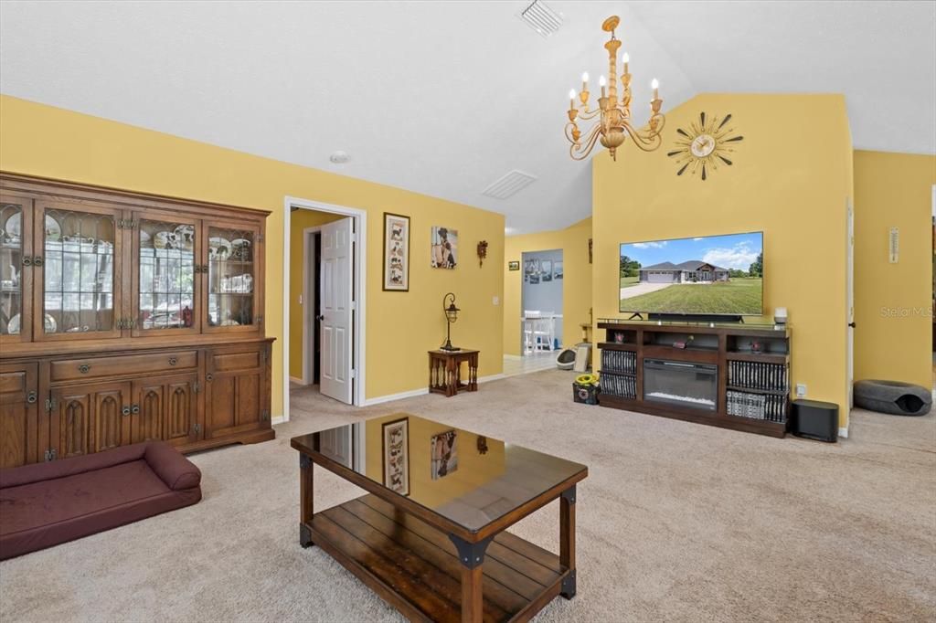 For Sale: $430,000 (3 beds, 2 baths, 1898 Square Feet)