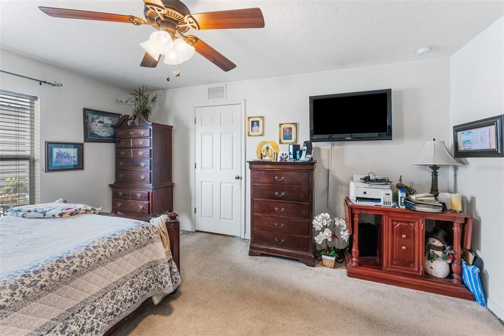 For Sale: $264,000 (3 beds, 2 baths, 1629 Square Feet)