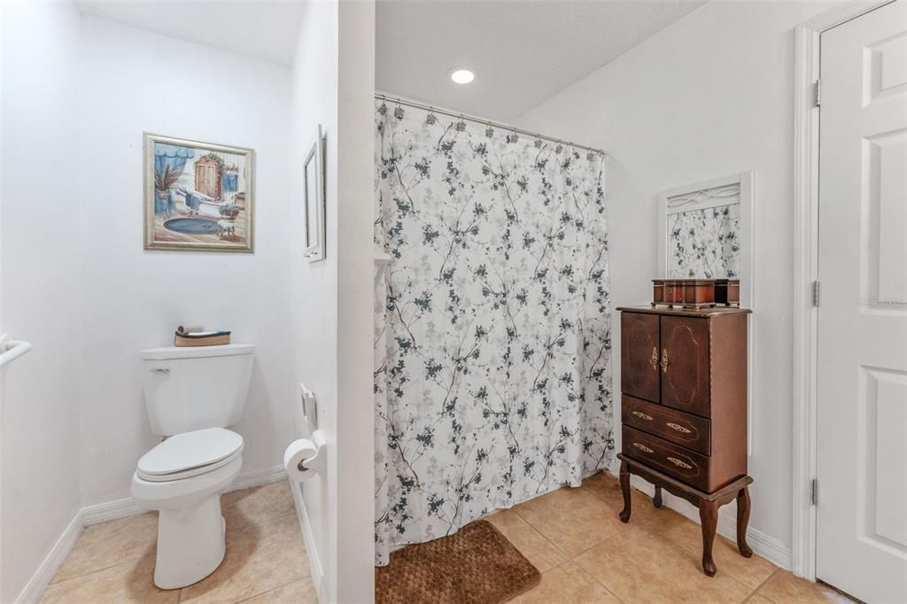 For Sale: $264,000 (3 beds, 2 baths, 1629 Square Feet)