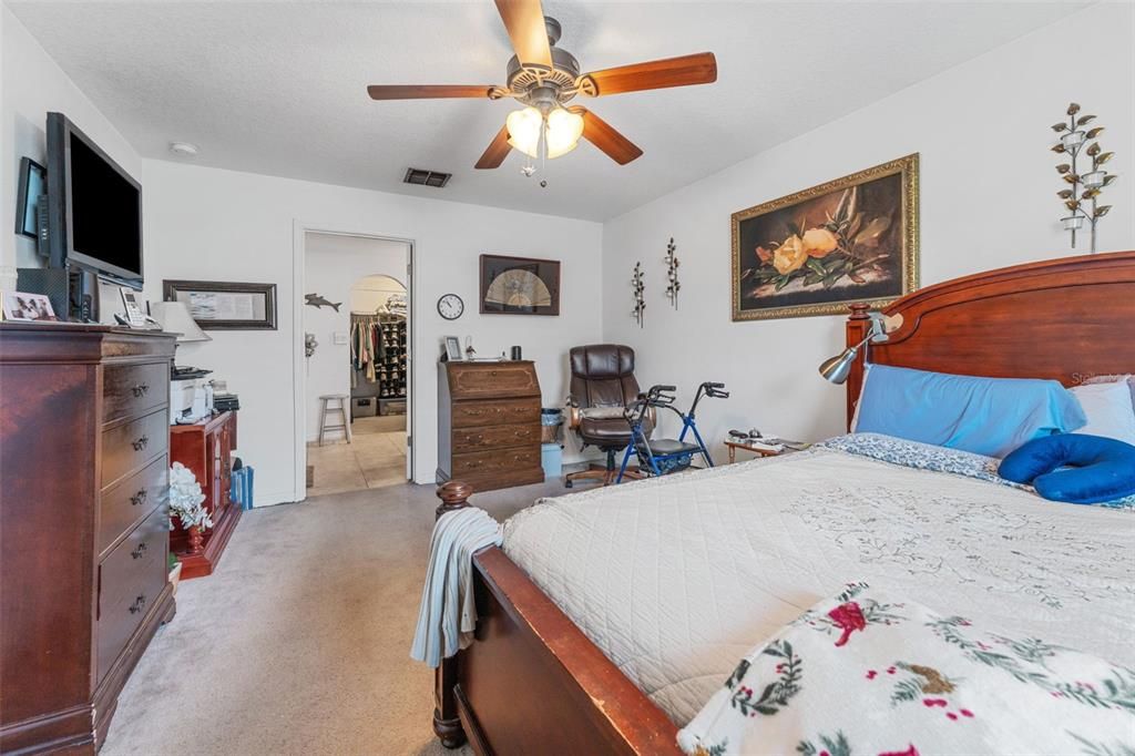 For Sale: $264,000 (3 beds, 2 baths, 1629 Square Feet)