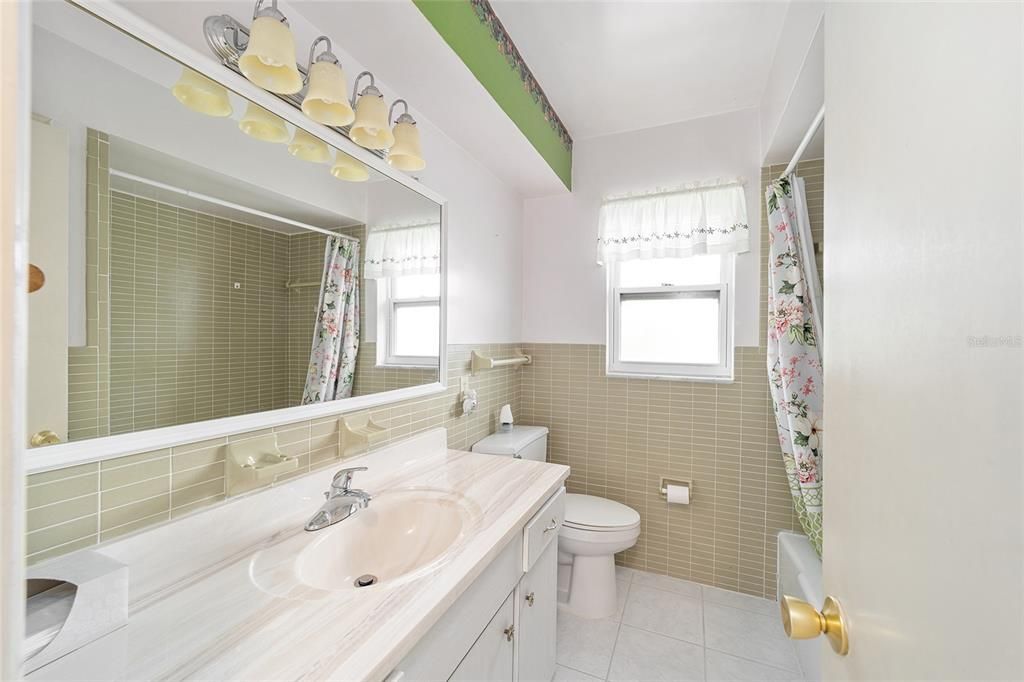 На продажу: $950,000 (4 спален, 2 ванн, 2162 Квадратных фут)