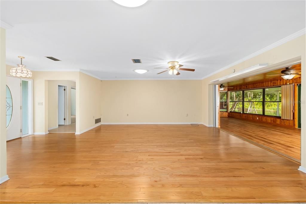 На продажу: $950,000 (4 спален, 2 ванн, 2162 Квадратных фут)