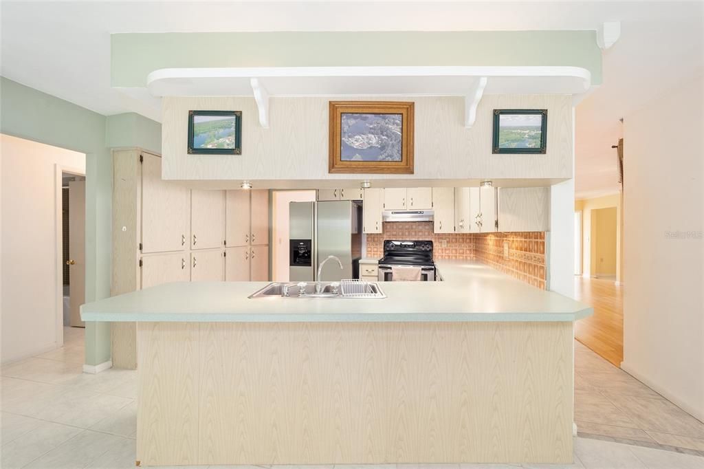 На продажу: $950,000 (4 спален, 2 ванн, 2162 Квадратных фут)