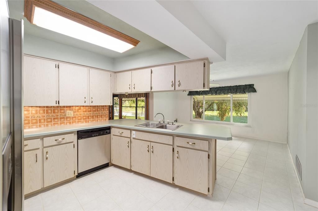 На продажу: $950,000 (4 спален, 2 ванн, 2162 Квадратных фут)