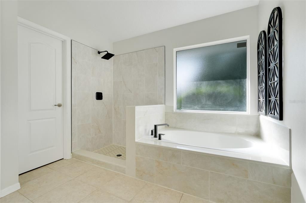 For Sale: $489,900 (3 beds, 2 baths, 2110 Square Feet)