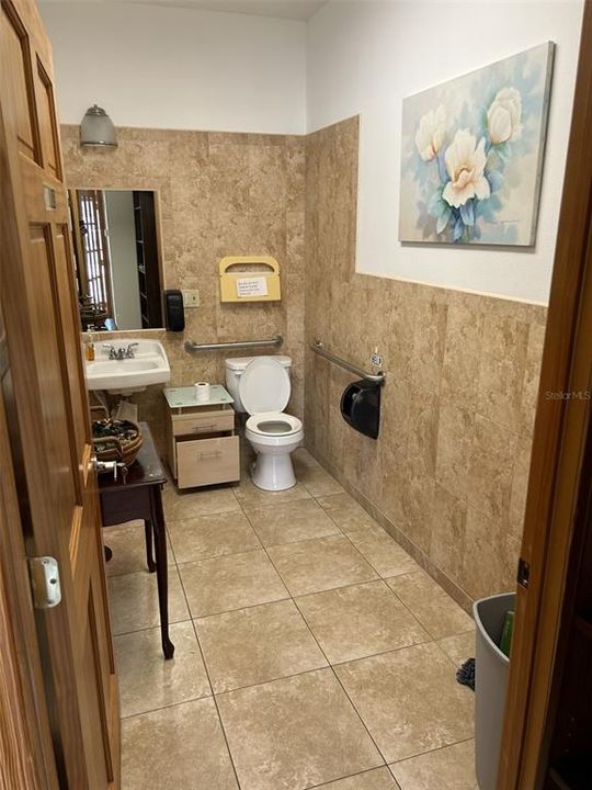 For Sale: $400,000 (0 beds, 0 baths, 2000 Square Feet)