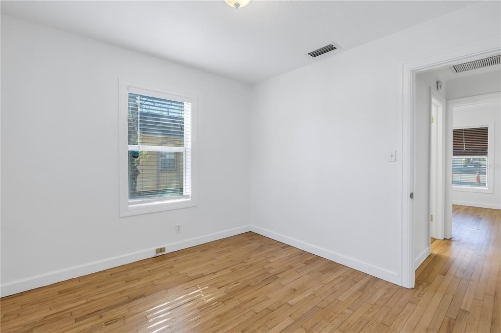 待售: $32,400 (0 贝兹, 0 浴室, 1080 平方英尺)