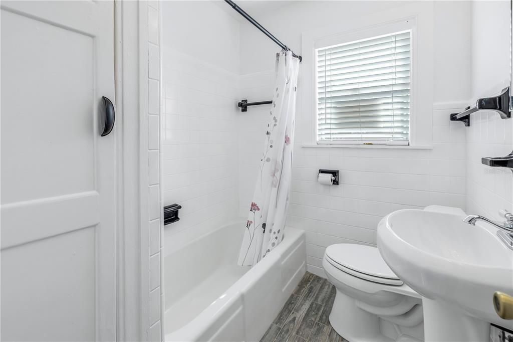 待售: $32,400 (0 贝兹, 0 浴室, 1080 平方英尺)