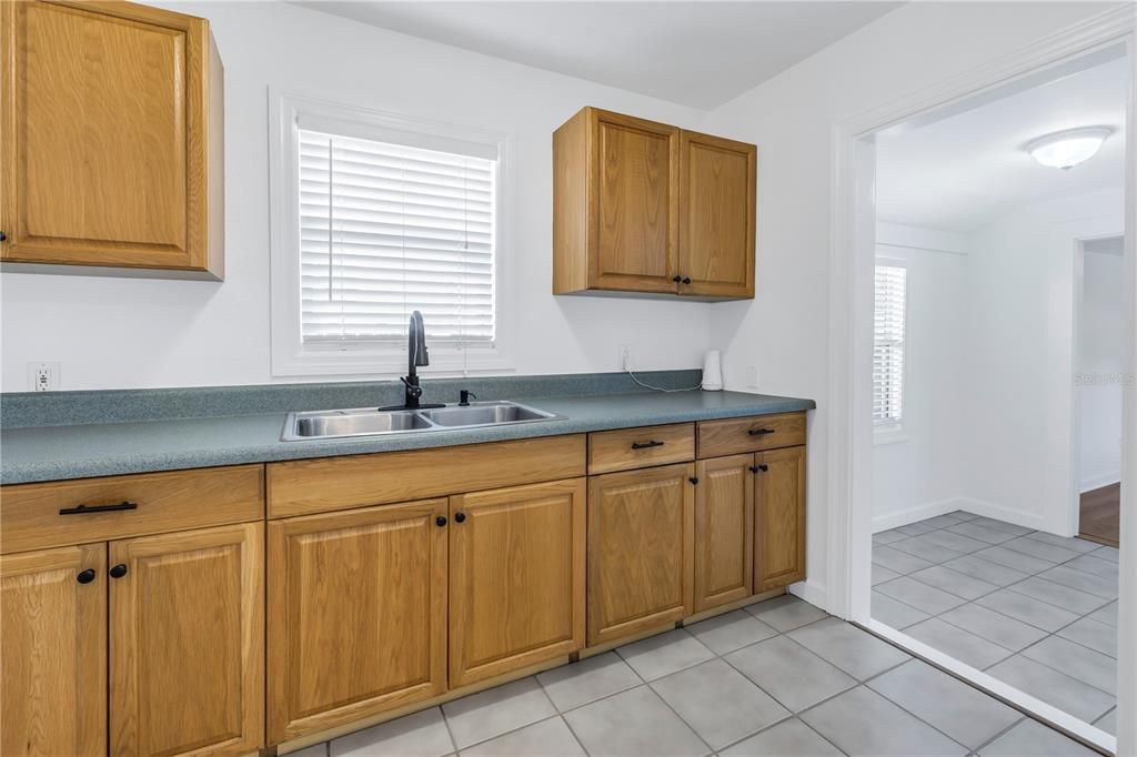 待售: $32,400 (0 贝兹, 0 浴室, 1080 平方英尺)