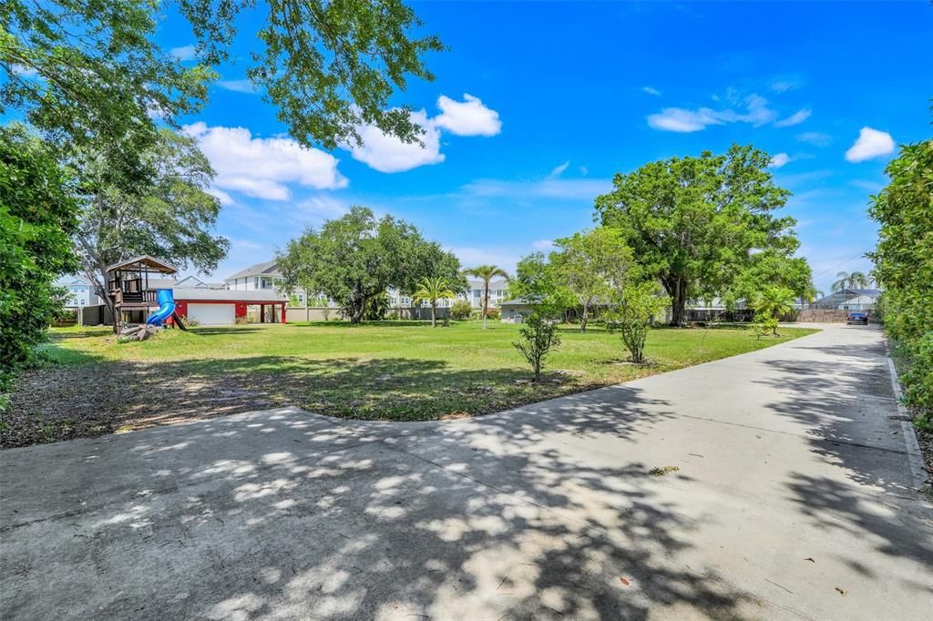 Recently Sold: $415,000 (3 beds, 2 baths, 1685 Square Feet)