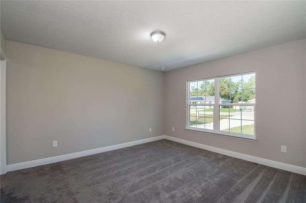 Active With Contract: $212,900 (3 beds, 2 baths, 1170 Square Feet)