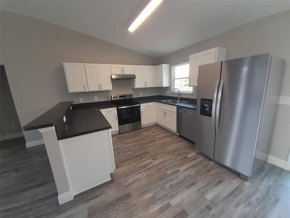 Active With Contract: $212,900 (3 beds, 2 baths, 1170 Square Feet)