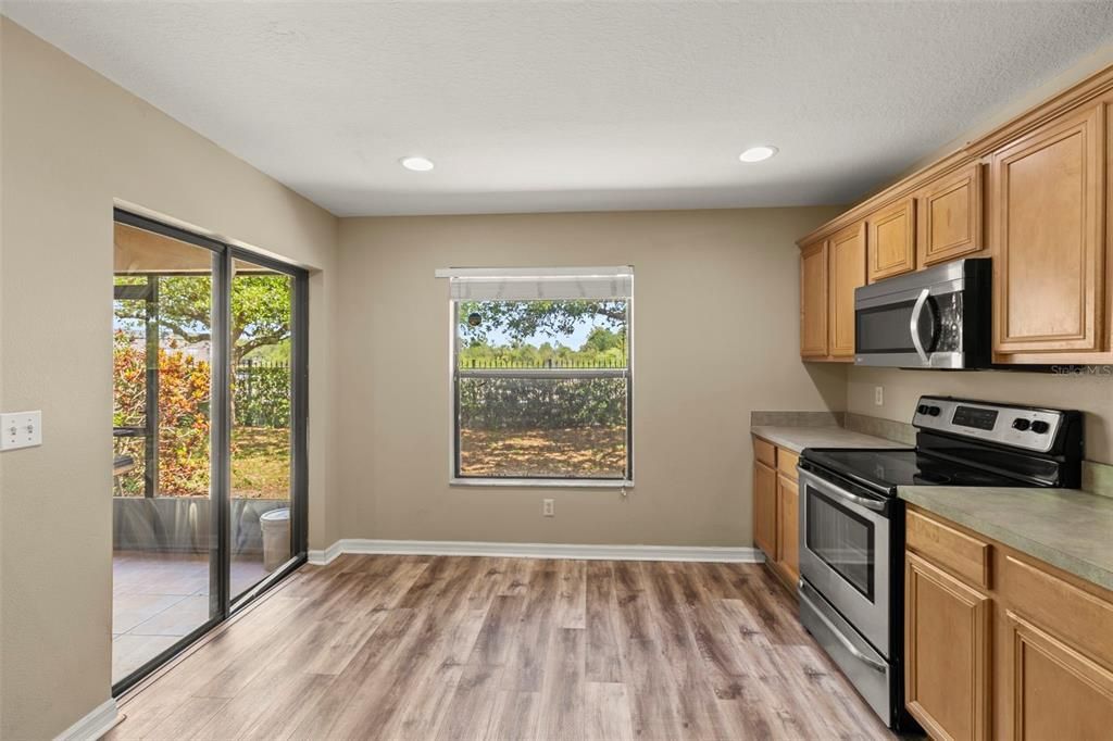 For Sale: $245,000 (3 beds, 2 baths, 1558 Square Feet)