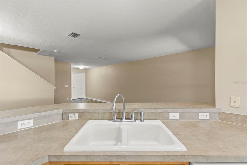 For Sale: $245,000 (3 beds, 2 baths, 1558 Square Feet)