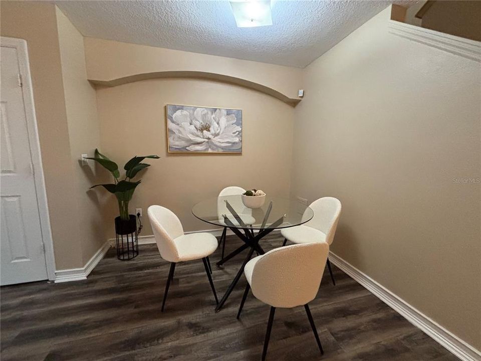 For Sale: $245,000 (3 beds, 2 baths, 1558 Square Feet)