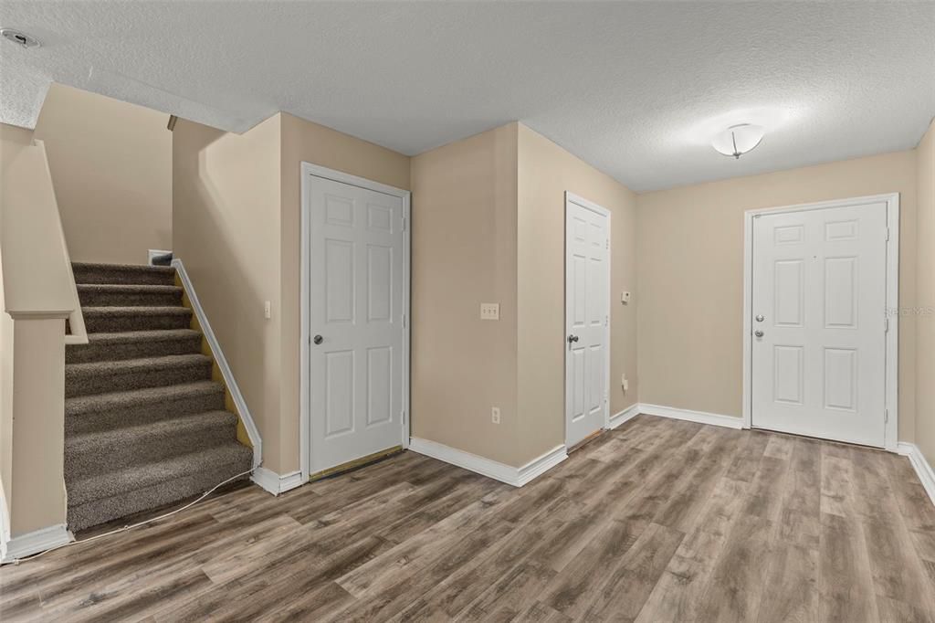 For Sale: $245,000 (3 beds, 2 baths, 1558 Square Feet)