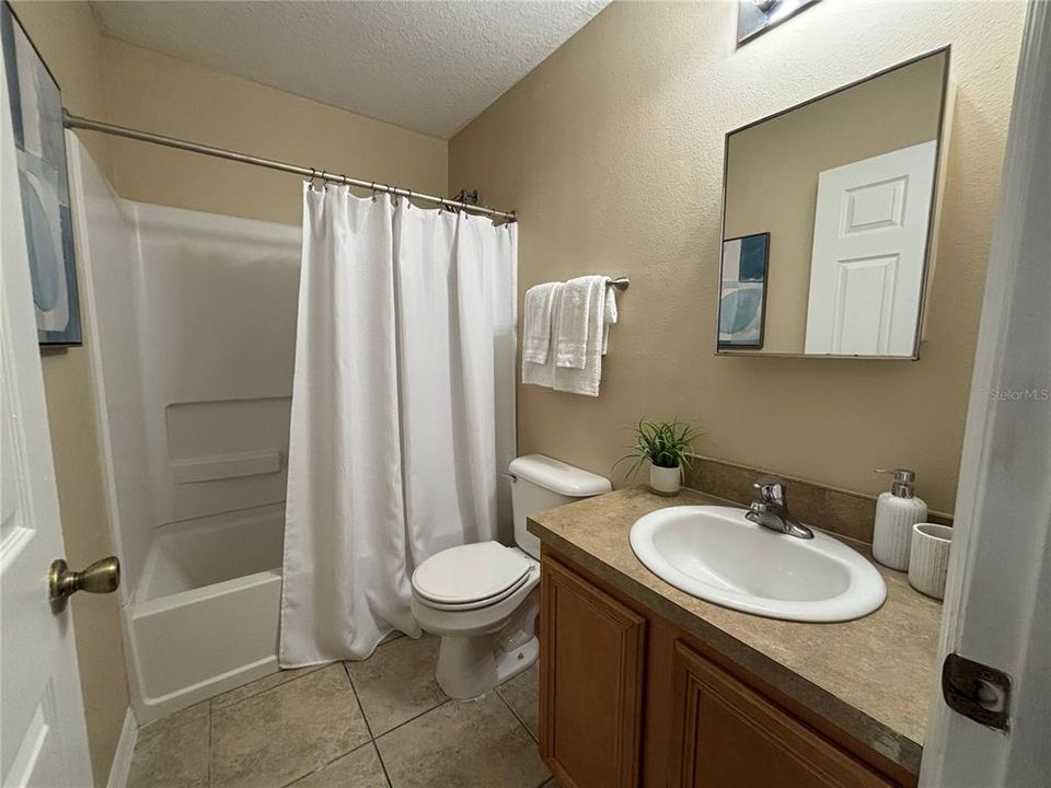 For Sale: $245,000 (3 beds, 2 baths, 1558 Square Feet)