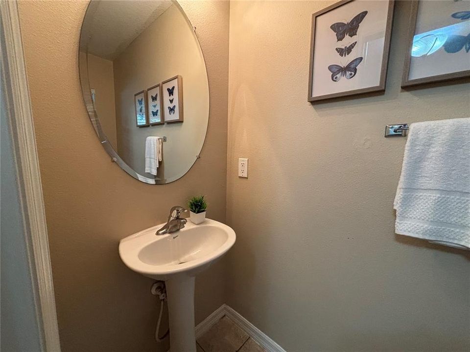 For Sale: $245,000 (3 beds, 2 baths, 1558 Square Feet)