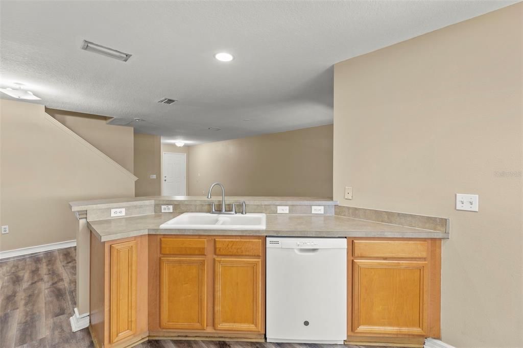 For Sale: $245,000 (3 beds, 2 baths, 1558 Square Feet)