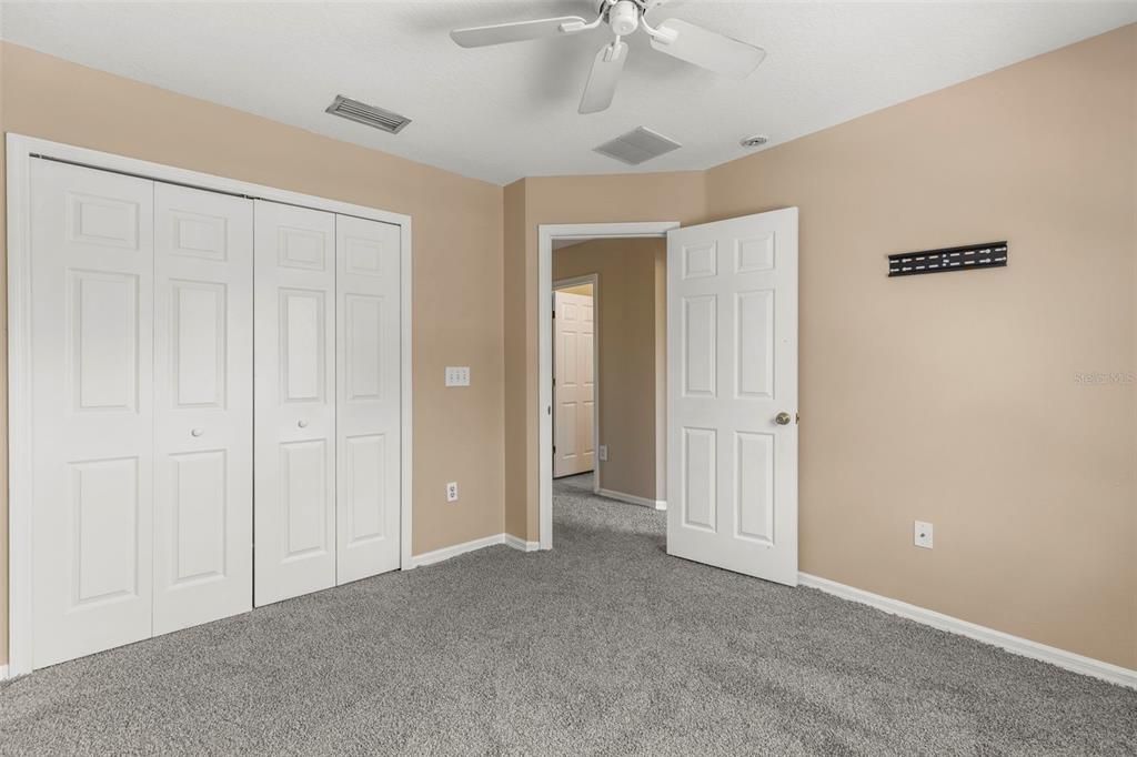 For Sale: $245,000 (3 beds, 2 baths, 1558 Square Feet)