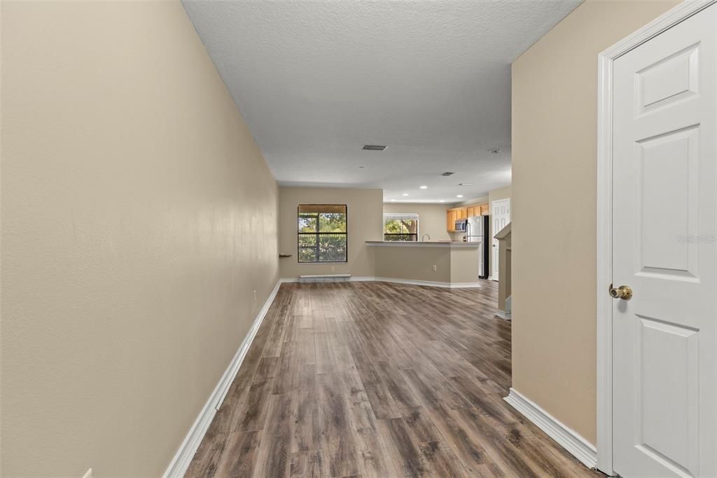 For Sale: $245,000 (3 beds, 2 baths, 1558 Square Feet)