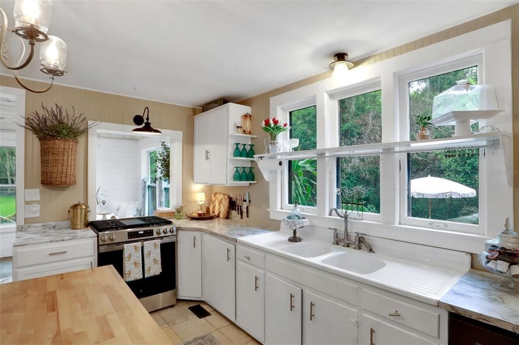 待售: $746,000 (5 贝兹, 2 浴室, 2930 平方英尺)