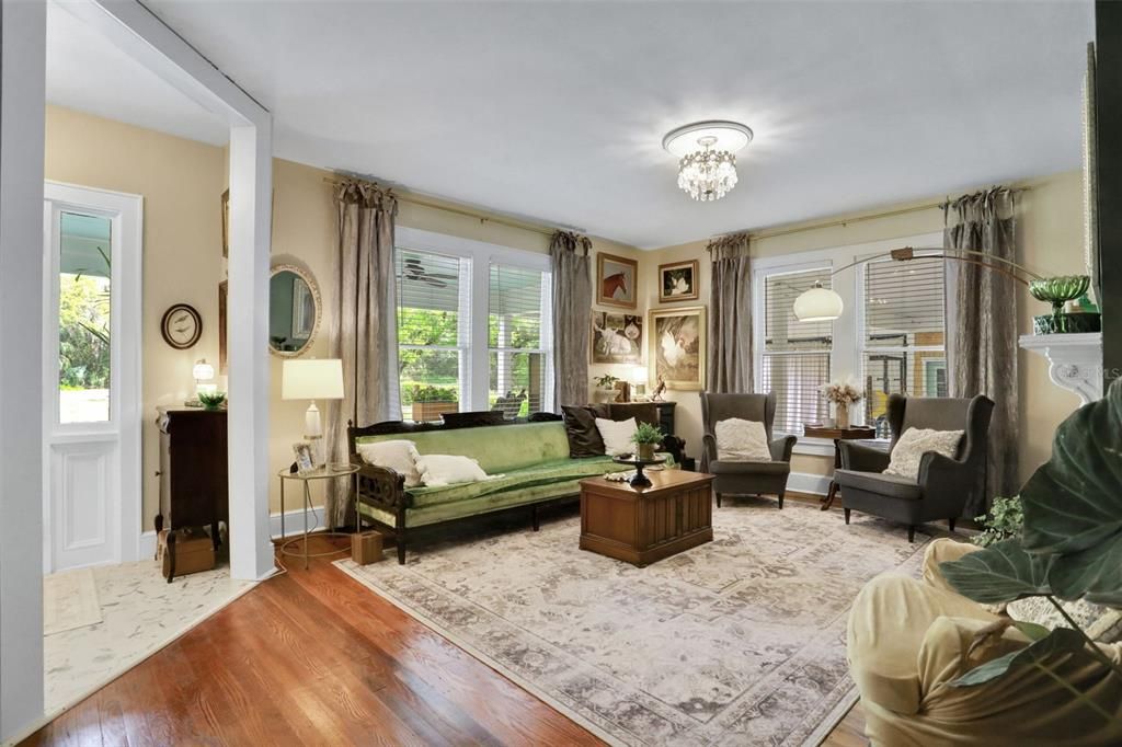 待售: $746,000 (5 贝兹, 2 浴室, 2930 平方英尺)