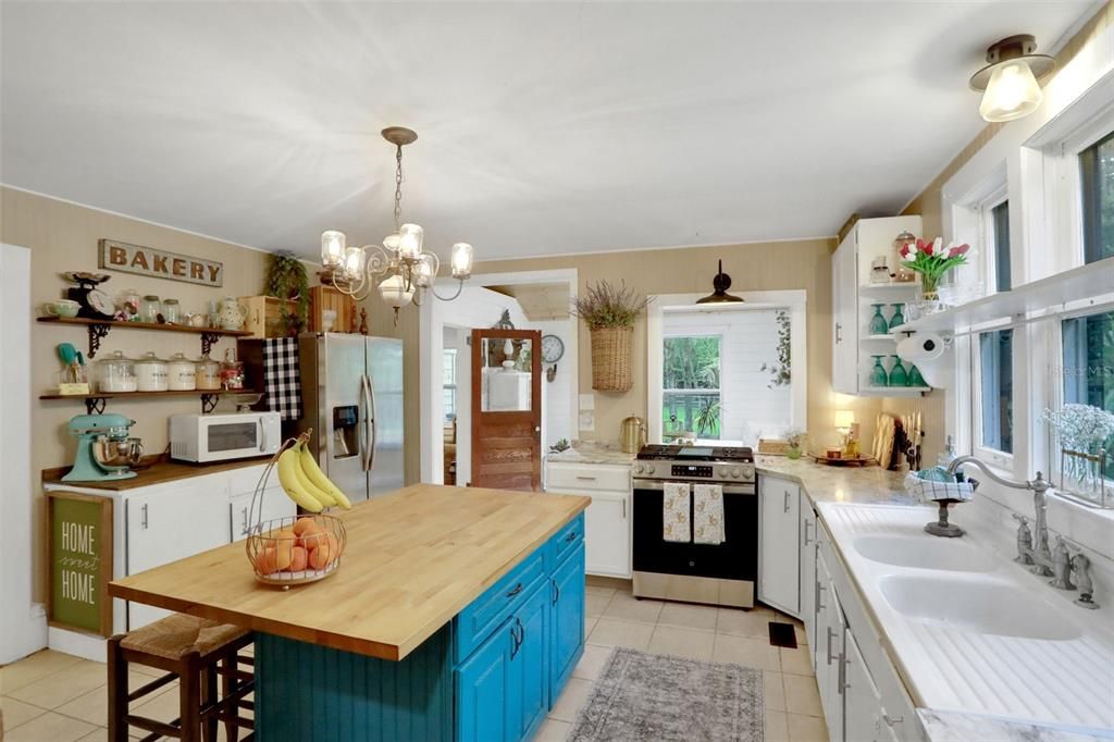 待售: $746,000 (5 贝兹, 2 浴室, 2930 平方英尺)