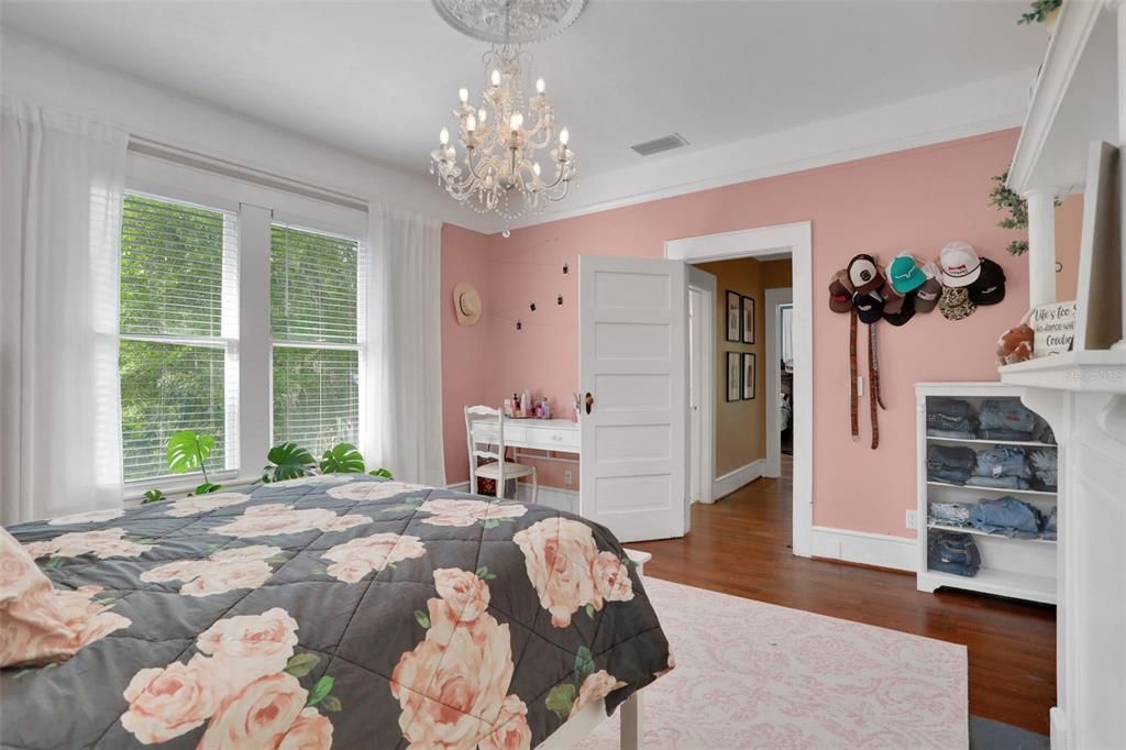 待售: $746,000 (5 贝兹, 2 浴室, 2930 平方英尺)