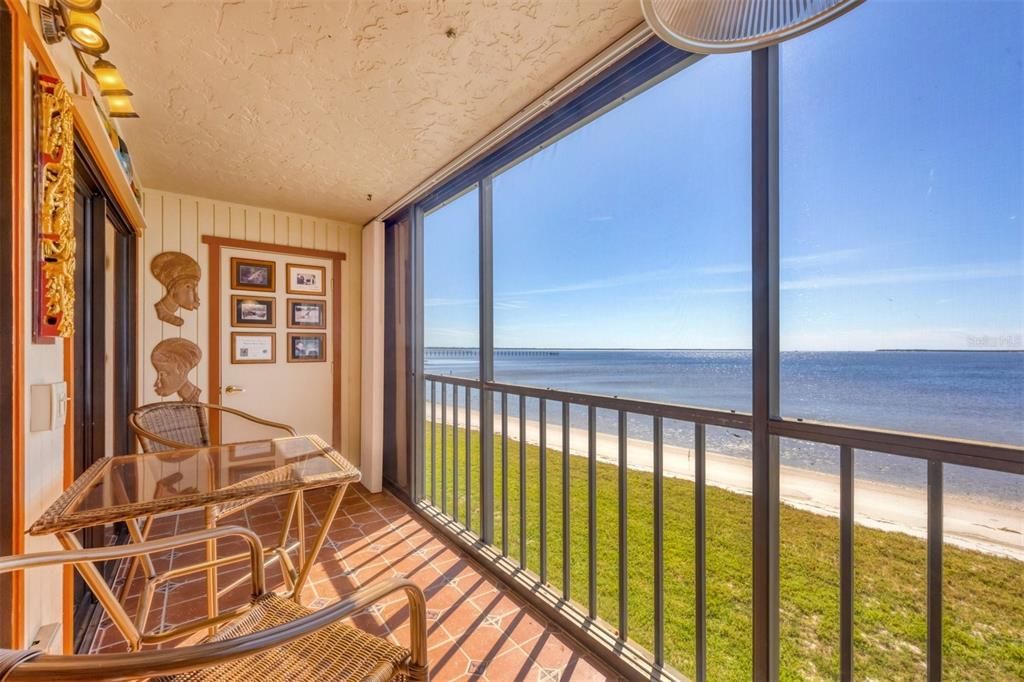 Activo con contrato: $199,000 (2 camas, 2 baños, 1150 Pies cuadrados)