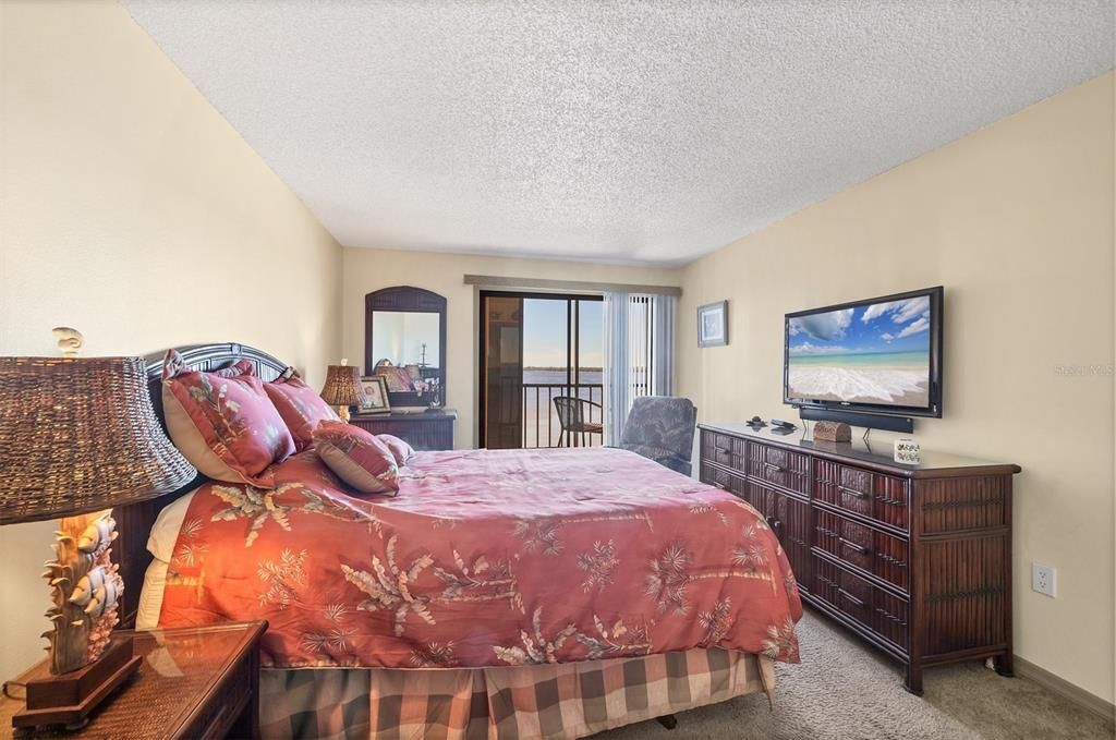 Activo con contrato: $199,000 (2 camas, 2 baños, 1150 Pies cuadrados)