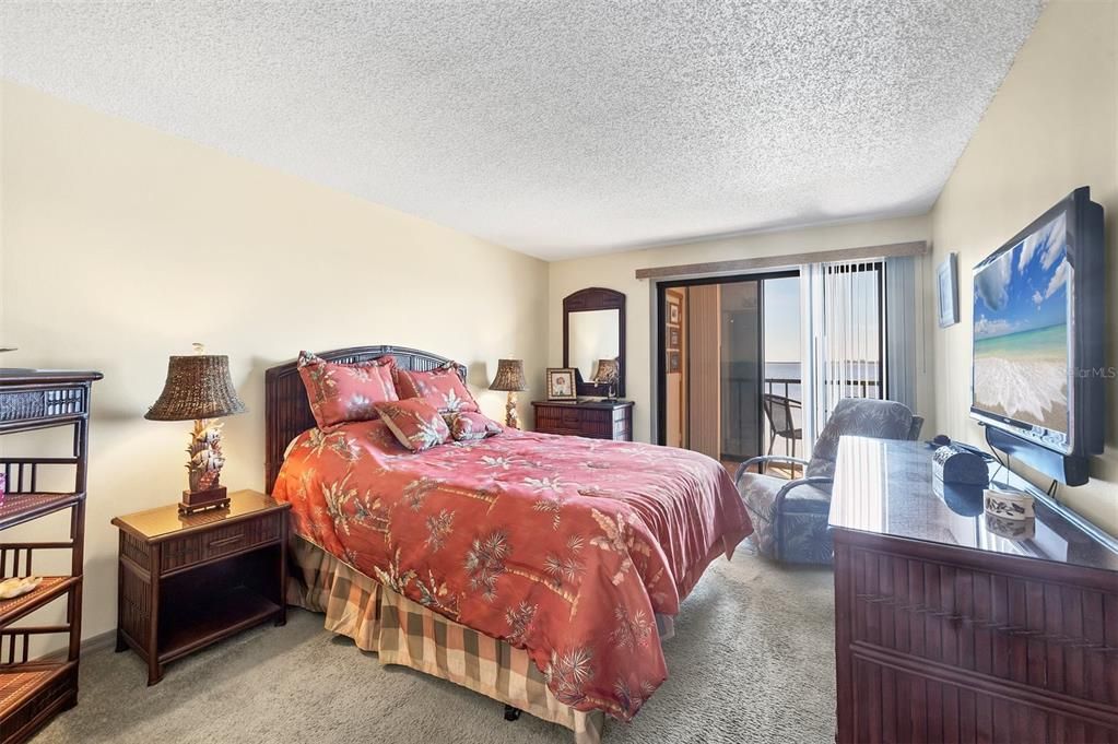 Activo con contrato: $199,000 (2 camas, 2 baños, 1150 Pies cuadrados)