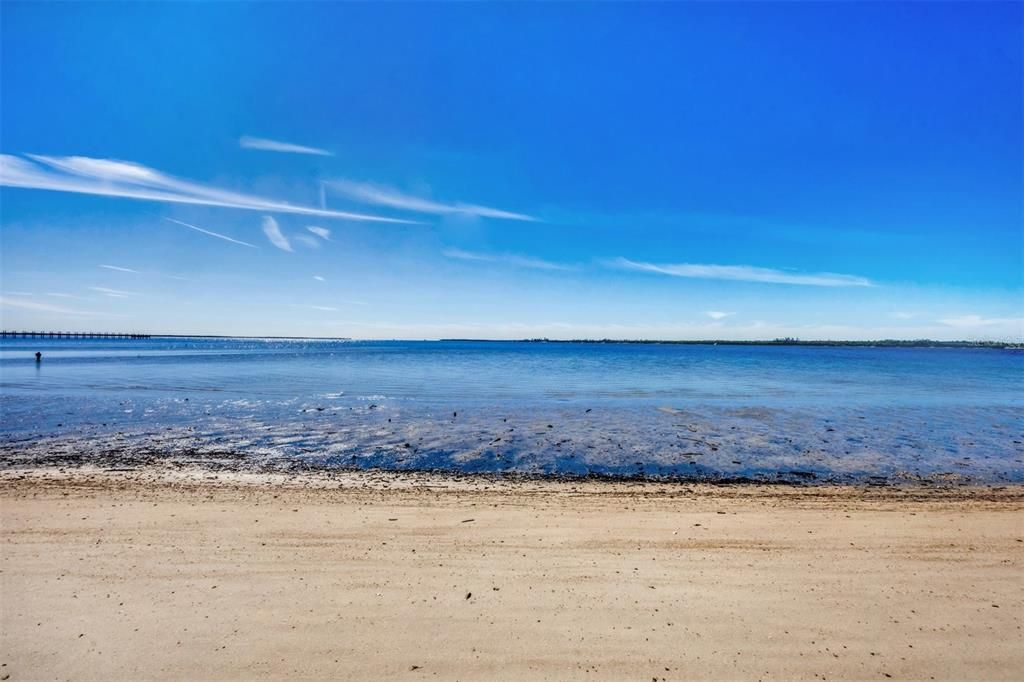 Activo con contrato: $199,000 (2 camas, 2 baños, 1150 Pies cuadrados)