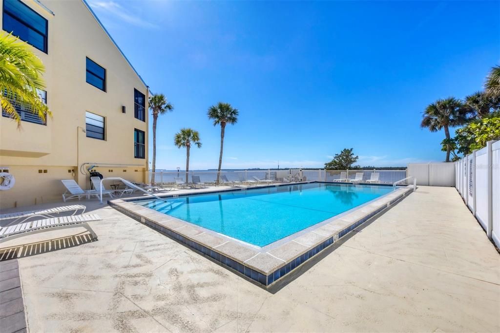 Activo con contrato: $199,000 (2 camas, 2 baños, 1150 Pies cuadrados)