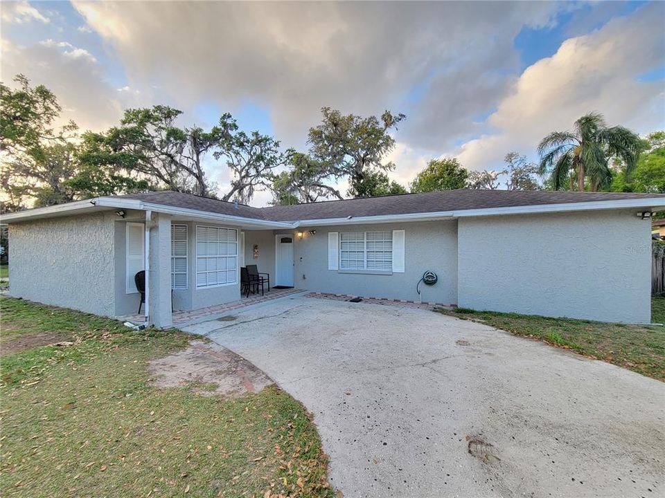 Недавно продано: $349,000 (3 спален, 2 ванн, 1648 Квадратных фут)