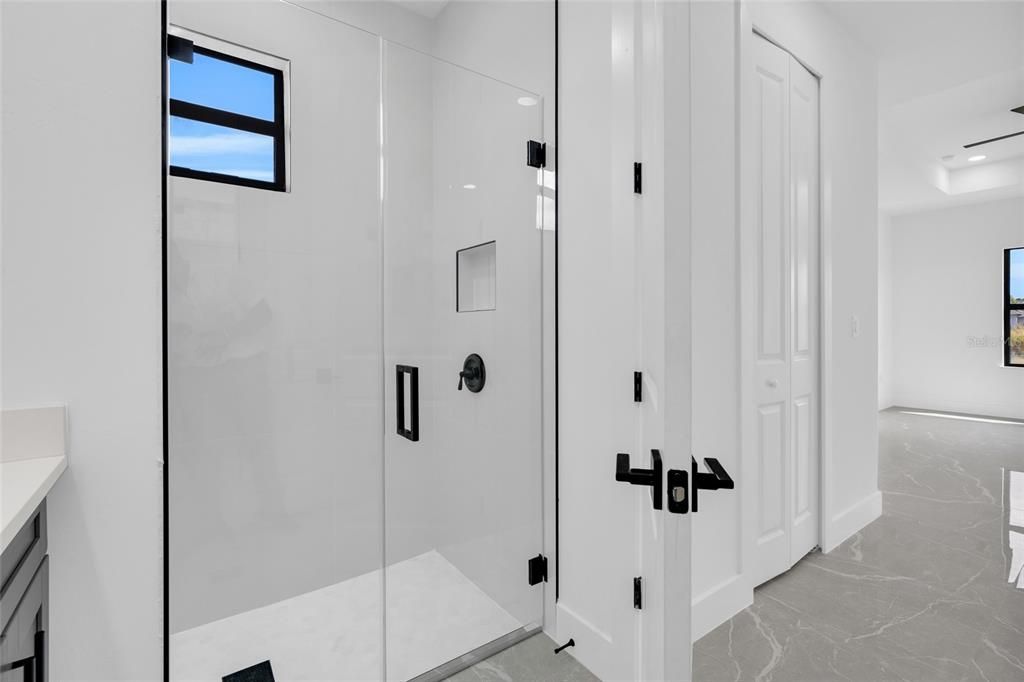 待售: $374,900 (4 贝兹, 3 浴室, 1774 平方英尺)