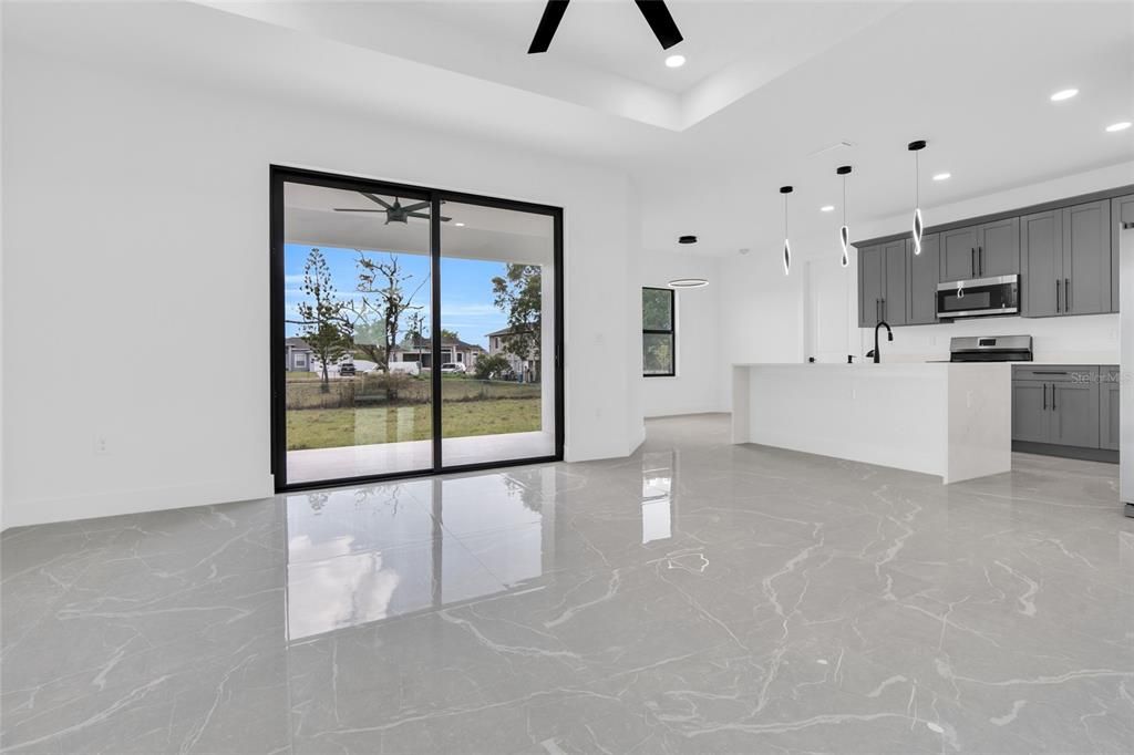 待售: $374,900 (4 贝兹, 3 浴室, 1774 平方英尺)