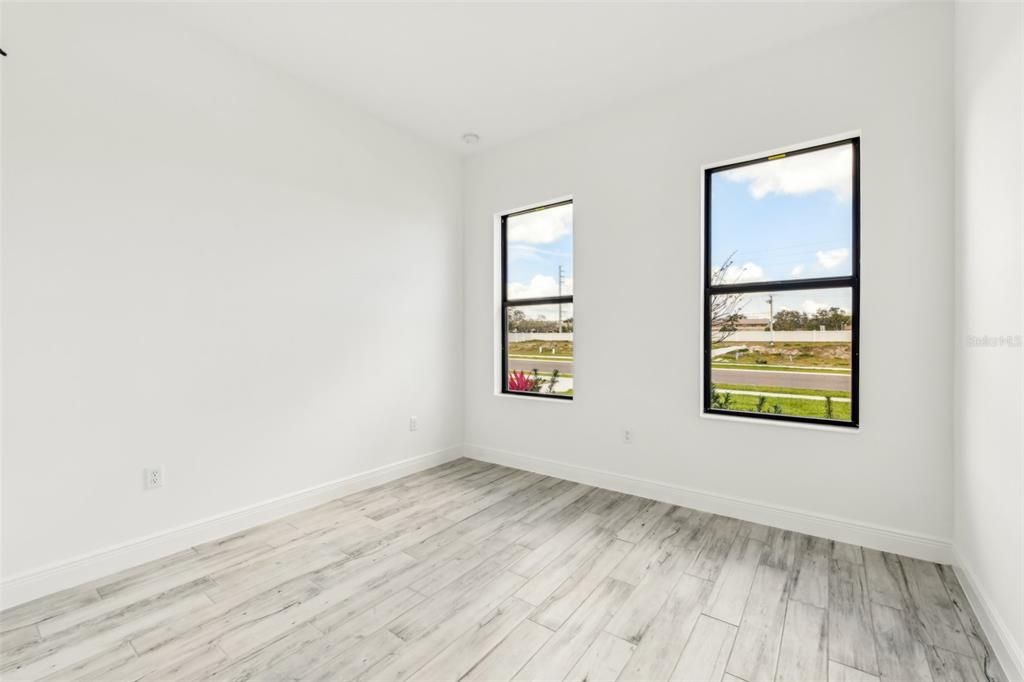 En Venta: $879,000 (4 camas, 3 baños, 2357 Pies cuadrados)