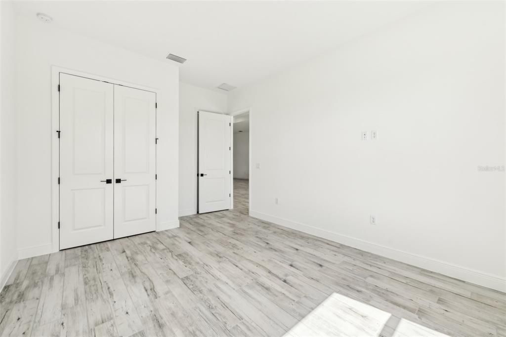 En Venta: $879,000 (4 camas, 3 baños, 2357 Pies cuadrados)