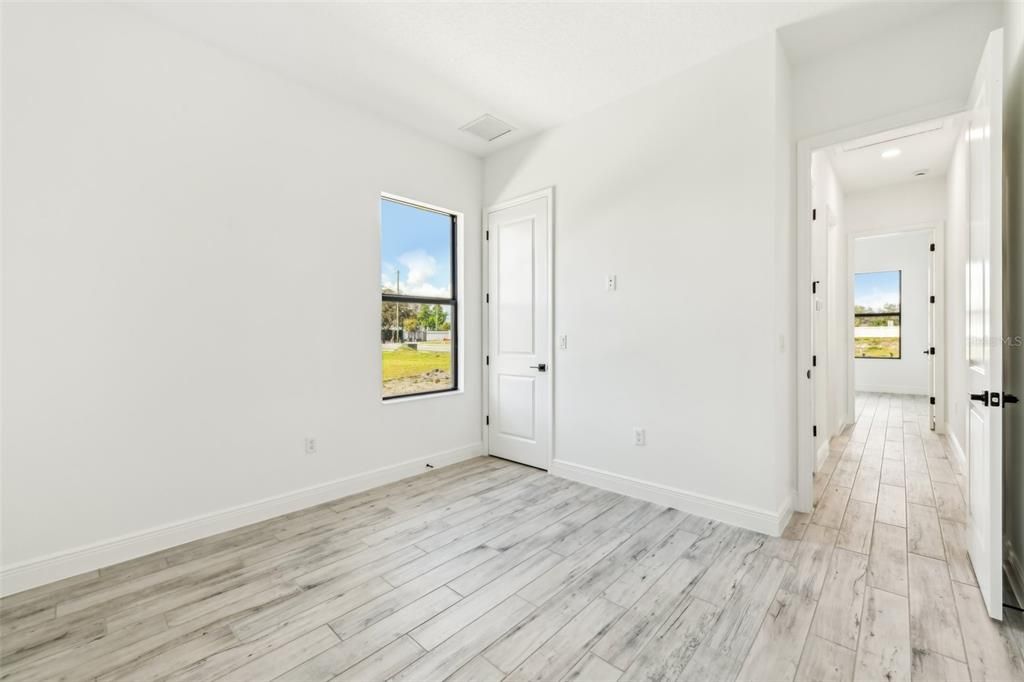 En Venta: $879,000 (4 camas, 3 baños, 2357 Pies cuadrados)