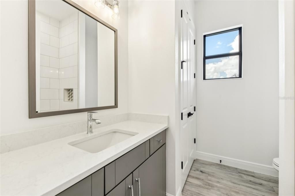 En Venta: $879,000 (4 camas, 3 baños, 2357 Pies cuadrados)