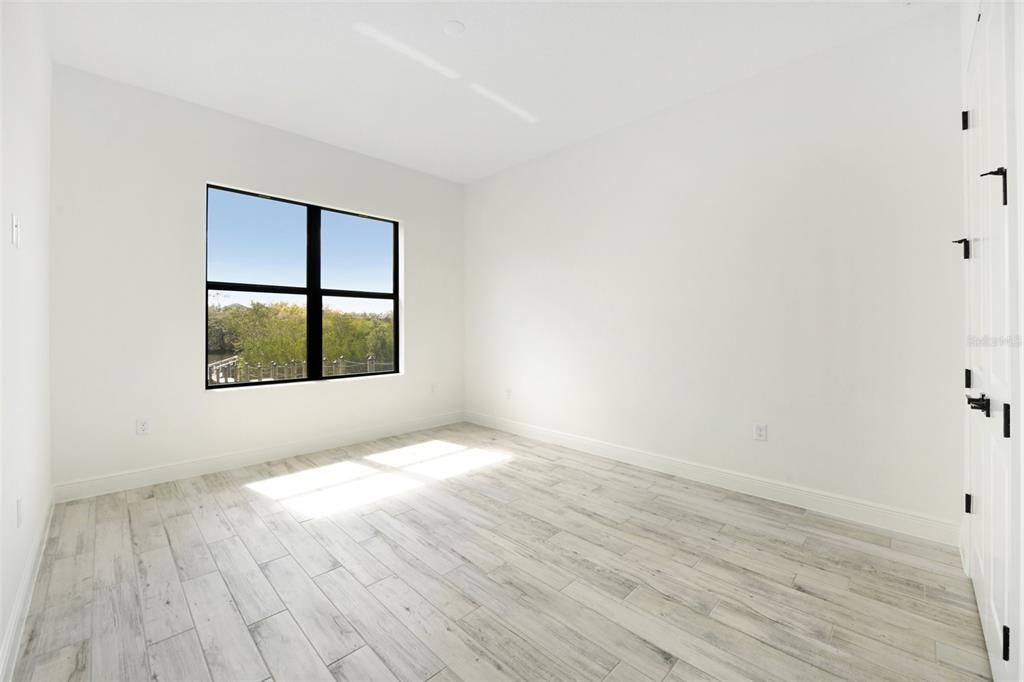 En Venta: $879,000 (4 camas, 3 baños, 2357 Pies cuadrados)