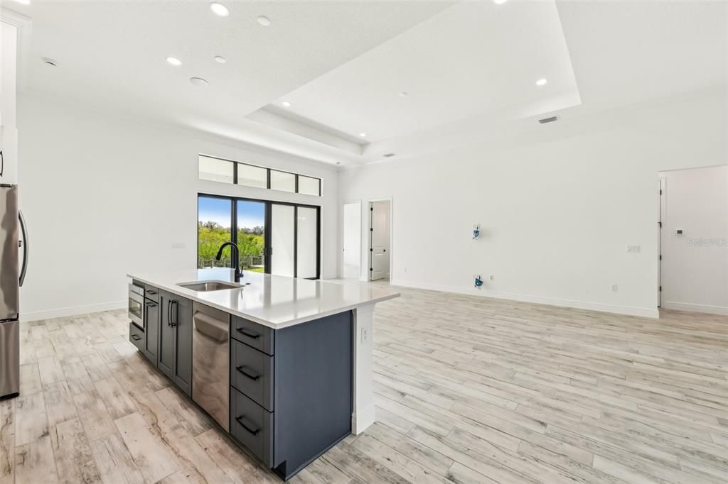 En Venta: $879,000 (4 camas, 3 baños, 2357 Pies cuadrados)