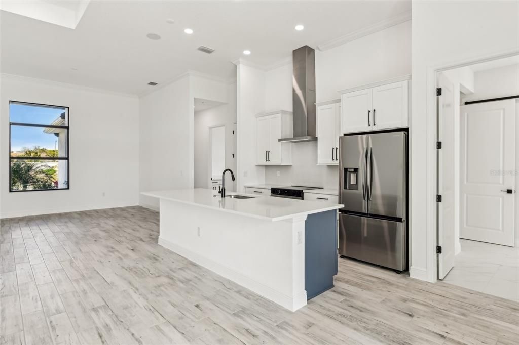 En Venta: $879,000 (4 camas, 3 baños, 2357 Pies cuadrados)