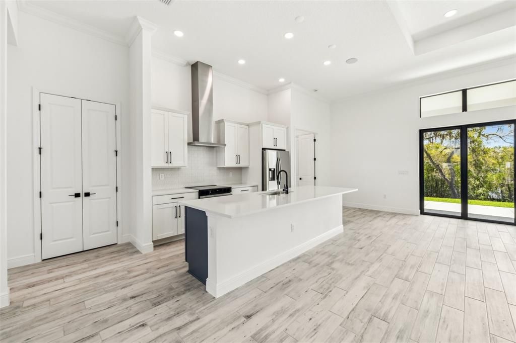 En Venta: $879,000 (4 camas, 3 baños, 2357 Pies cuadrados)