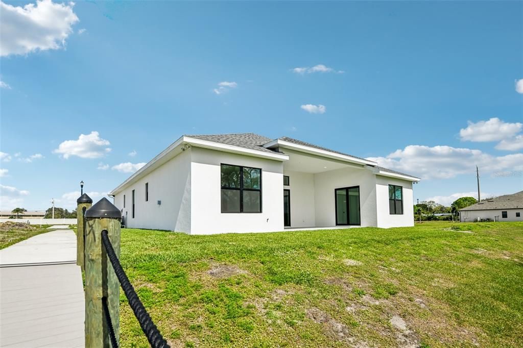 En Venta: $879,000 (4 camas, 3 baños, 2357 Pies cuadrados)