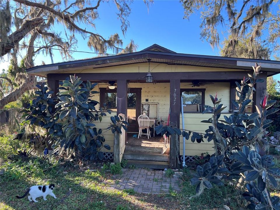 Recently Sold: $179,000 (2 beds, 1 baths, 1066 Square Feet)